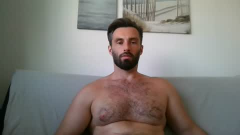 Snapshot of sweettom69 chatting on June 25, 2026, 8:19 am Tom online show from June 25, 2026, 8:19 am