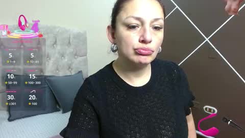 Scarlet online show from November 8, 2025, 12:16 pm