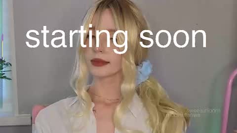 Snapshot of sweetuniporn chatting on October 19, 2025, 9:10 am Elis a little vacation Ill be here Saturday my schedules in bio online show from October 19, 2025, 9:10 am