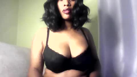 Vee online show from July 5, 2026, 9:33 pm