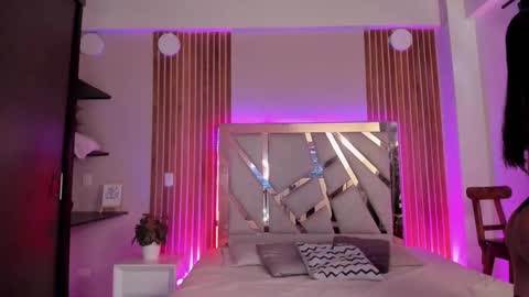 sweetviolet___ online show from September 17, 2025, 12:29 pm