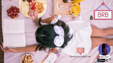 sweetviolet___ online show from November 16, 2025, 12:11 pm