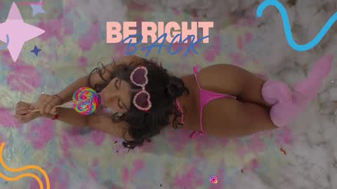 sweetviolet___ online show from February 25, 2026, 12:15 pm