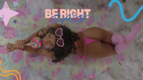 sweetviolet___ online show from April 30, 2026, 12:22 pm