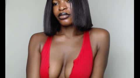 sweetxxboobsx online show from November 19, 2025, 7:52 am