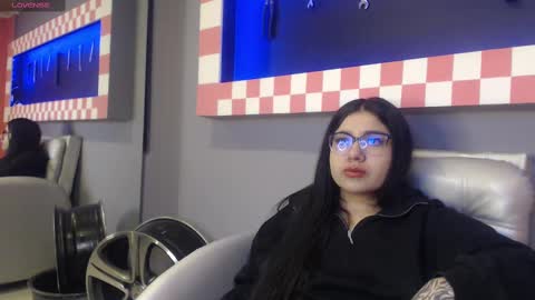 Ashley 3 online show from March 1, 2025, 11:17 am