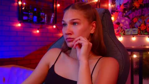 Emily online show from May 7, 2026, 1:38 pm