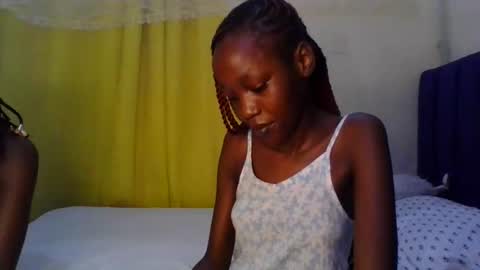 Snapshot of sweety_melanin chatting on April 18, 2026, 7:58 pm Vickky online show from April 18, 2026, 7:58 pm