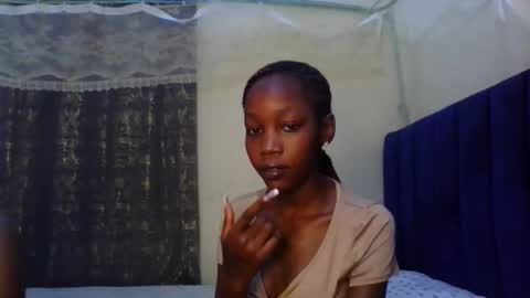 Snapshot of sweety_melanin chatting on April 22, 2026, 12:28 pm Vickky online show from April 22, 2026, 12:28 pm