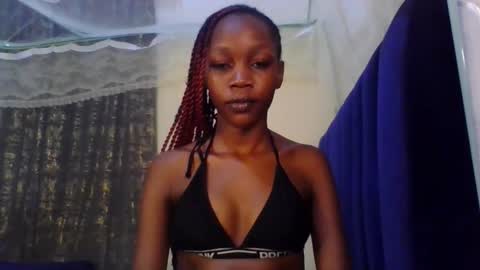 Snapshot of sweety_melanin chatting on April 28, 2026, 6:35 pm Vickky online show from April 28, 2026, 6:35 pm