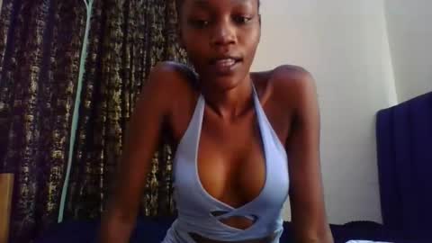Snapshot of sweety_melanin chatting on May 16, 2026, 12:37 pm Vickky online show from May 16, 2026, 12:37 pm