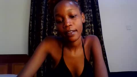 Snapshot of sweety_melanin chatting on May 26, 2026, 11:17 am Vickky online show from May 26, 2026, 11:17 am