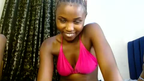 Snapshot of sweety_spixxy chatting on June 12, 2026, 12:26 pm Dolly online show from June 12, 2026, 12:26 pm