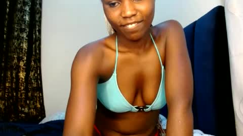 Snapshot of sweety_spixxy chatting on June 15, 2026, 6:37 am Dolly online show from June 15, 2026, 6:37 am