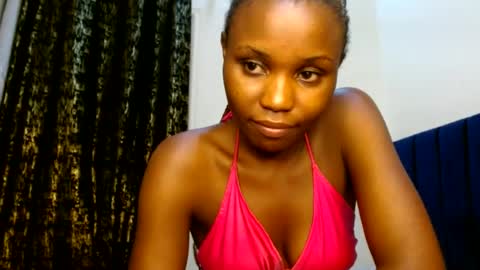 Snapshot of sweety_spixxy chatting on June 24, 2026, 11:37 pm Dolly online show from June 24, 2026, 11:37 pm
