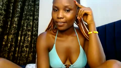 Snapshot of sweety_spixxy chatting on June 26, 2026, 12:31 pm Dolly online show from June 26, 2026, 12:31 pm