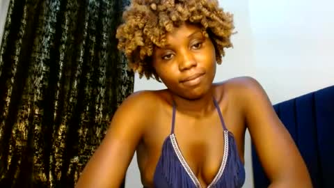 Snapshot of sweety_spixxy chatting on June 29, 2026, 12:27 pm Dolly online show from June 29, 2026, 12:27 pm