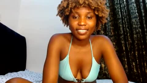 Snapshot of sweety_spixxy chatting on July 26, 2026, 10:05 pm Dolly online show from July 26, 2026, 10:05 pm
