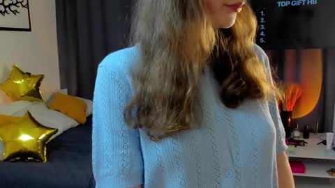 Snapshot of sweety_xis chatting on September 25, 2025, 8:45 pm Bella . online show from September 25, 2025, 8:45 pm