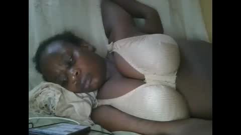 sweetyass25 online show from November 12, 2025, 7:03 pm