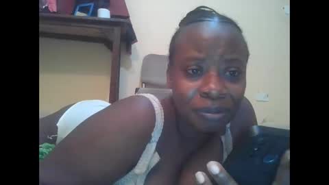 sweetyass25 online show from June 3, 2026, 2:33 pm