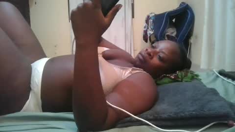sweetyass25 online show from June 12, 2026, 5:56 pm