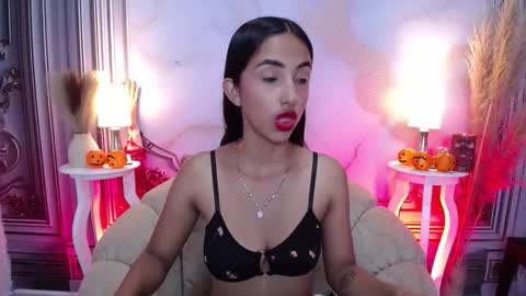 Snapshot of sweetylally chatting on October 29, 2025, 12:07 pm LAURA online show from October 29, 2025, 12:07 pm