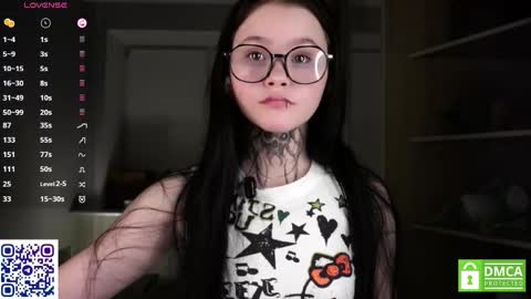 Astrid online show from November 13, 2025, 8:08 pm