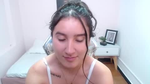 Snapshot of sweetyy_lollipop chatting on December 6, 2024, 10:52 pm Catalina online show from December 6, 2024, 10:52 pm