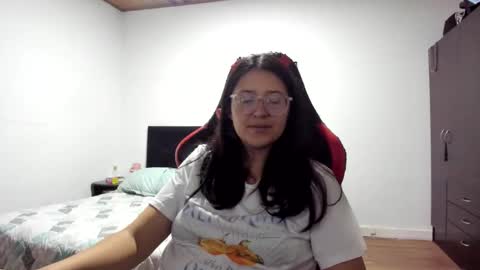 sweetyypeach online show from December 7, 2024, 3:36 am