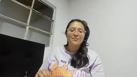 sweetyypeach online show from January 12, 2025, 3:28 am