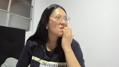sweetyypeach online show from January 14, 2025, 3:11 am