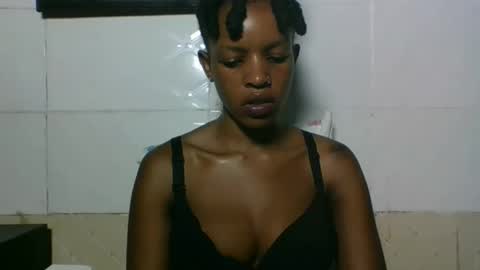 Snapshot of sweetz_candice chatting on November 23, 2025, 12:21 am sweetz_candice online show from November 23, 2025, 12:21 am