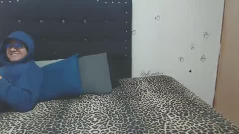 swet_liz online show from September 13, 2025, 8:19 pm