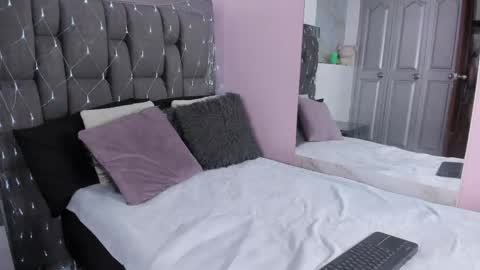 Snapshot of swet_lovee_ chatting on June 4, 2026, 2:23 pm Your dream online show from June 4, 2026, 2:23 pm