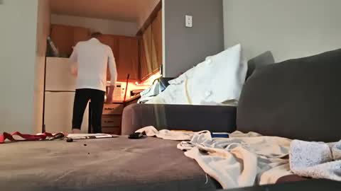 swontguy2025 online show from October 15, 2025, 5:51 am