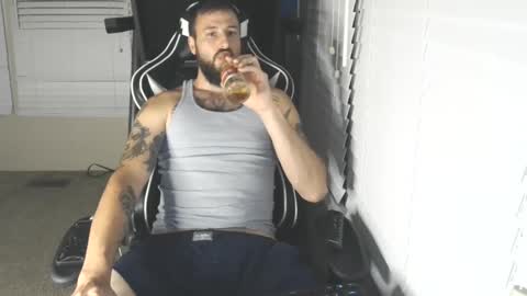 Snapshot of swoozy_ chatting on October 9, 2025, 12:30 am swoozy_ online show from October 9, 2025, 12:30 am