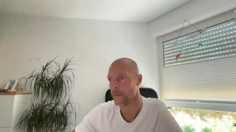 sx1904 online show from August 5, 2026, 7:44 am