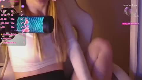 Snapshot of sydney_max chatting on October 10, 2025, 2:21 am Milena online show from October 10, 2025, 2:21 am