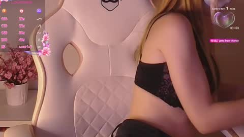 Snapshot of sydney_max chatting on October 14, 2025, 2:23 am Milena online show from October 14, 2025, 2:23 am