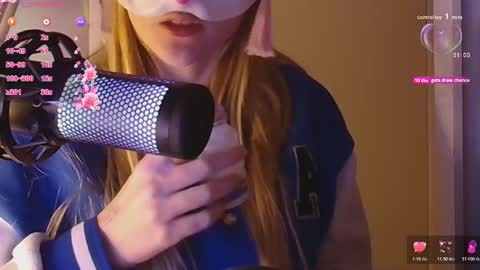 Snapshot of sydney_max chatting on October 23, 2025, 2:22 am Milena online show from October 23, 2025, 2:22 am