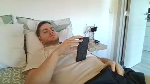 syl092 online show from December 15, 2025, 10:08 am