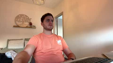 Snapshot of syl092 chatting on April 1, 2026, 5:43 pm syl092 online show from April 1, 2026, 5:43 pm