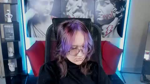 Snapshot of syllviareed chatting on December 20, 2025, 7:37 am syllviareed online show from December 20, 2025, 7:37 am