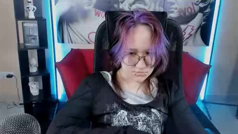 Snapshot of syllviareed chatting on December 22, 2025, 7:16 am syllviareed online show from December 22, 2025, 7:16 am