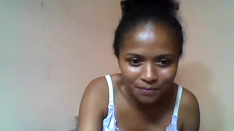 Snapshot of sylvaniah01 chatting on May 17, 2026, 12:19 am sylvaniah01 online show from May 17, 2026, 12:19 am