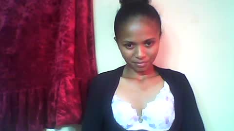 Snapshot of sylvaniah01 chatting on May 20, 2026, 7:03 am sylvaniah01 online show from May 20, 2026, 7:03 am