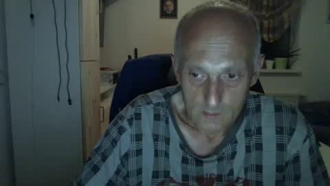 sylverstart92 online show from June 19, 2026, 10:02 pm