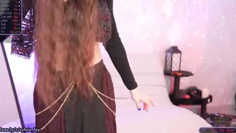Snapshot of sylvie_fey chatting on September 24, 2025, 10:46 pm Sylvie online show from September 24, 2025, 10:46 pm