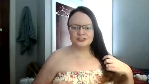 Snapshot of sylviexxxfun chatting on July 16, 2026, 5:41 pm sylviexxxfun online show from July 16, 2026, 5:41 pm